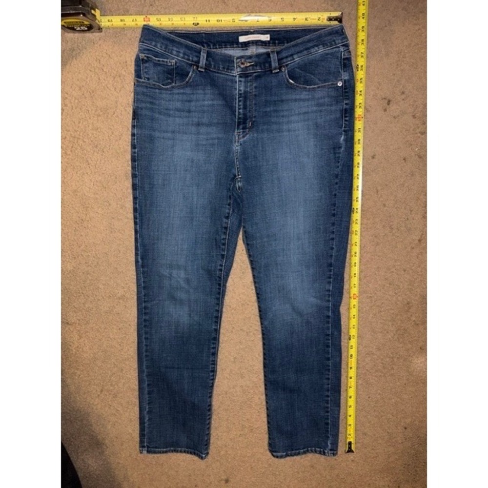 Levis Classic Straight Leg Jean Womens 14 Medium Wash Denim Mid Rise Blue T02-12